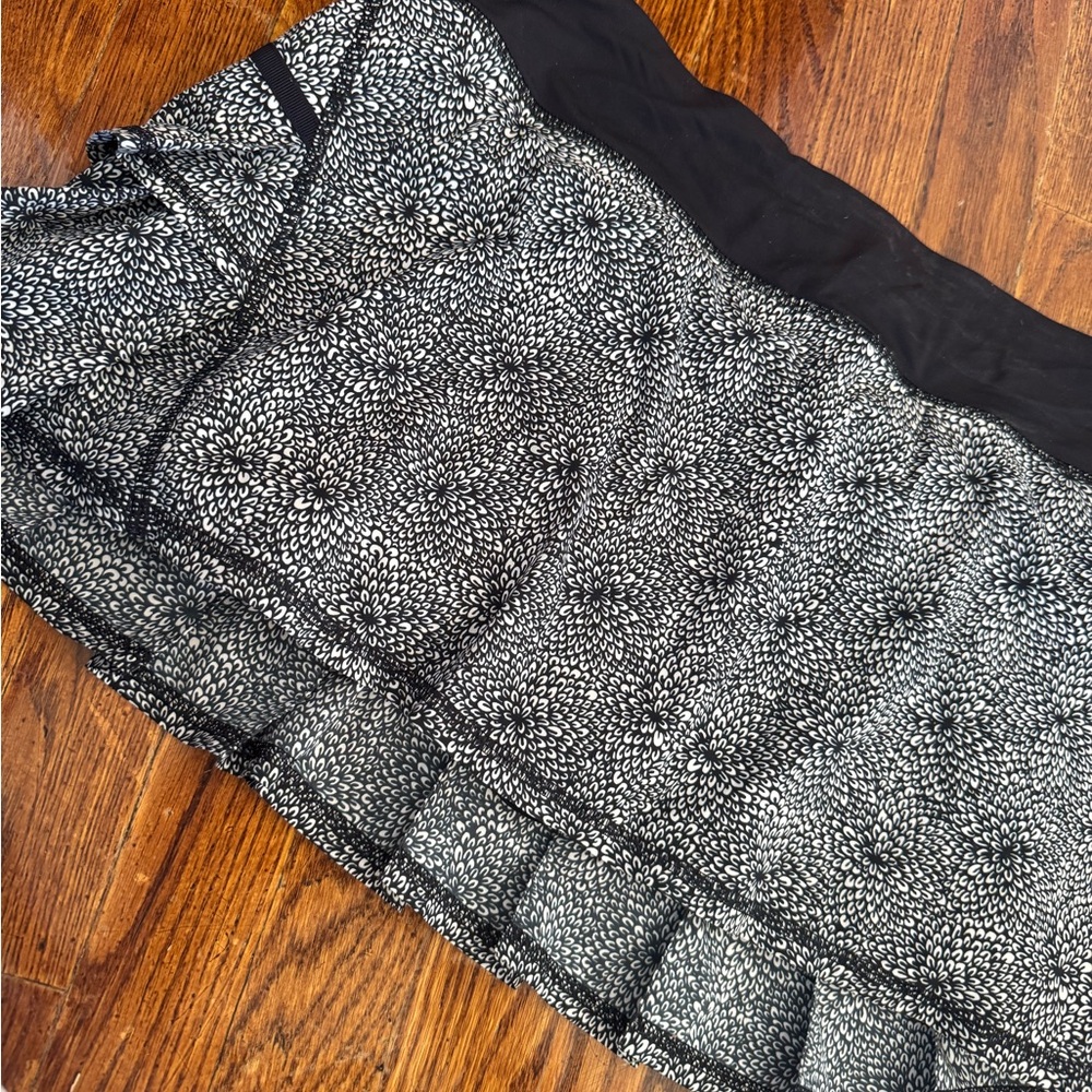 lululemon athletica Black and White Skirt